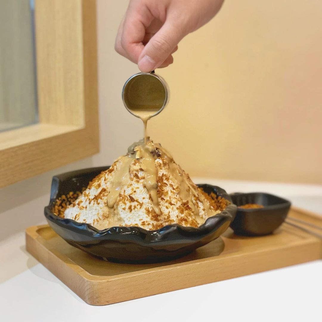 Coconut and durian kakigori (Photo: Instagram / @aftermealdessertcafe)