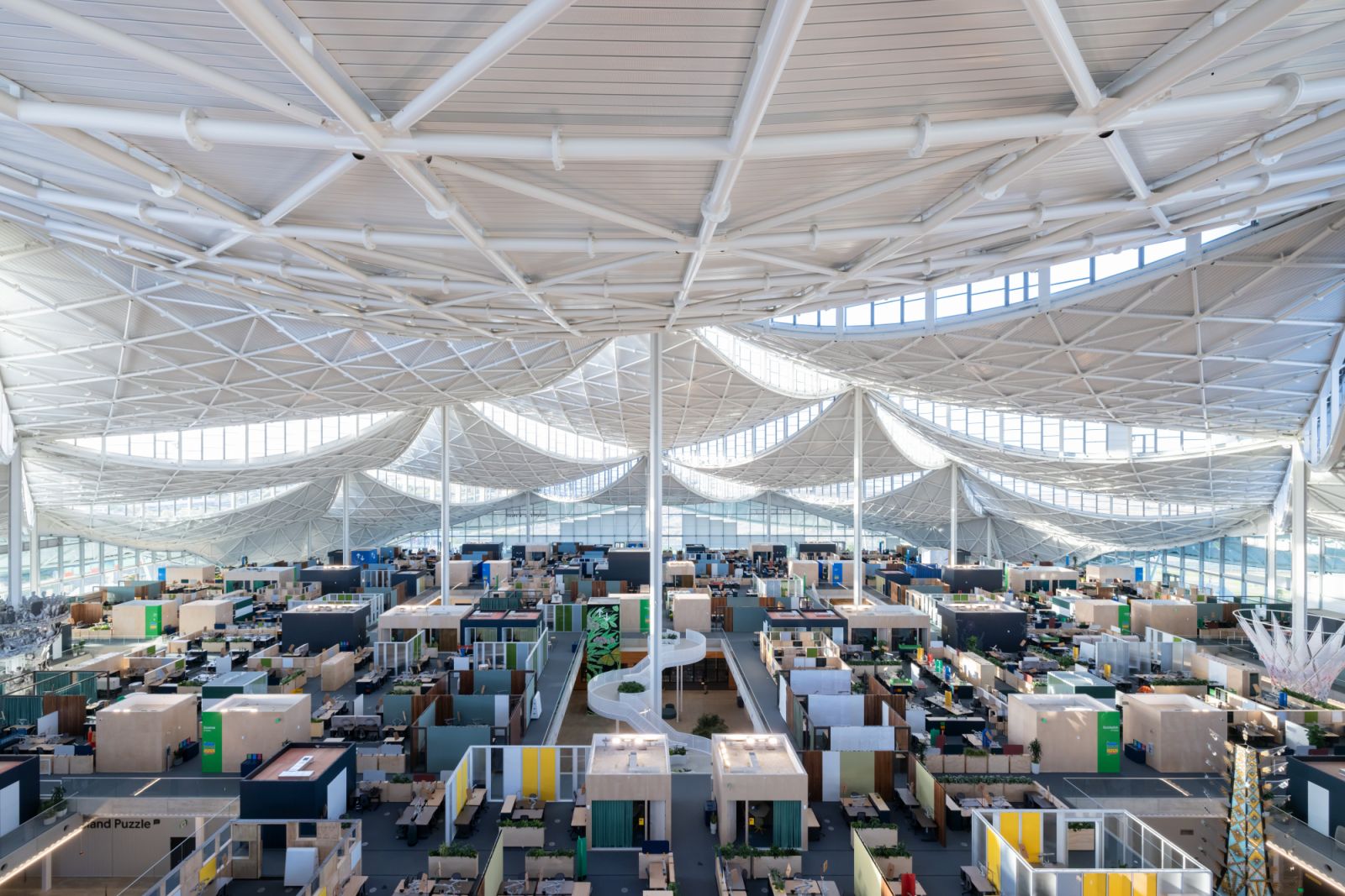 The innovative canopy structure also maximises natural light and views (Photo: Iwan Baan / Google)
