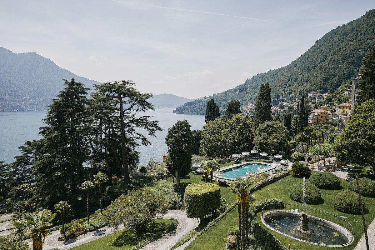 View over the pool and lake. Photo: Stefan