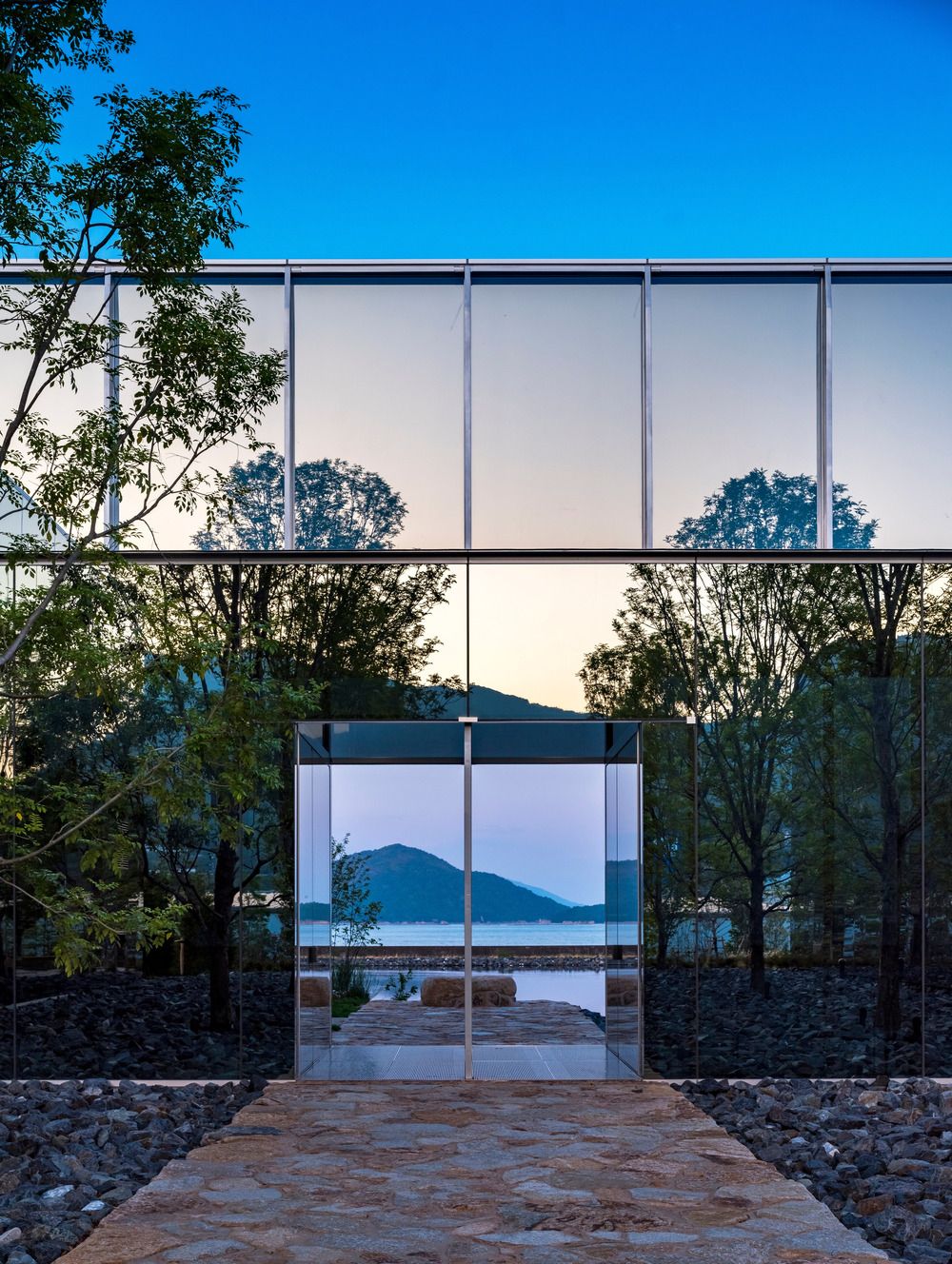 Simose Art Museum in Hiroshima, Japan by Shigeru Ban (Photo: Hiroyuki Hirai)
