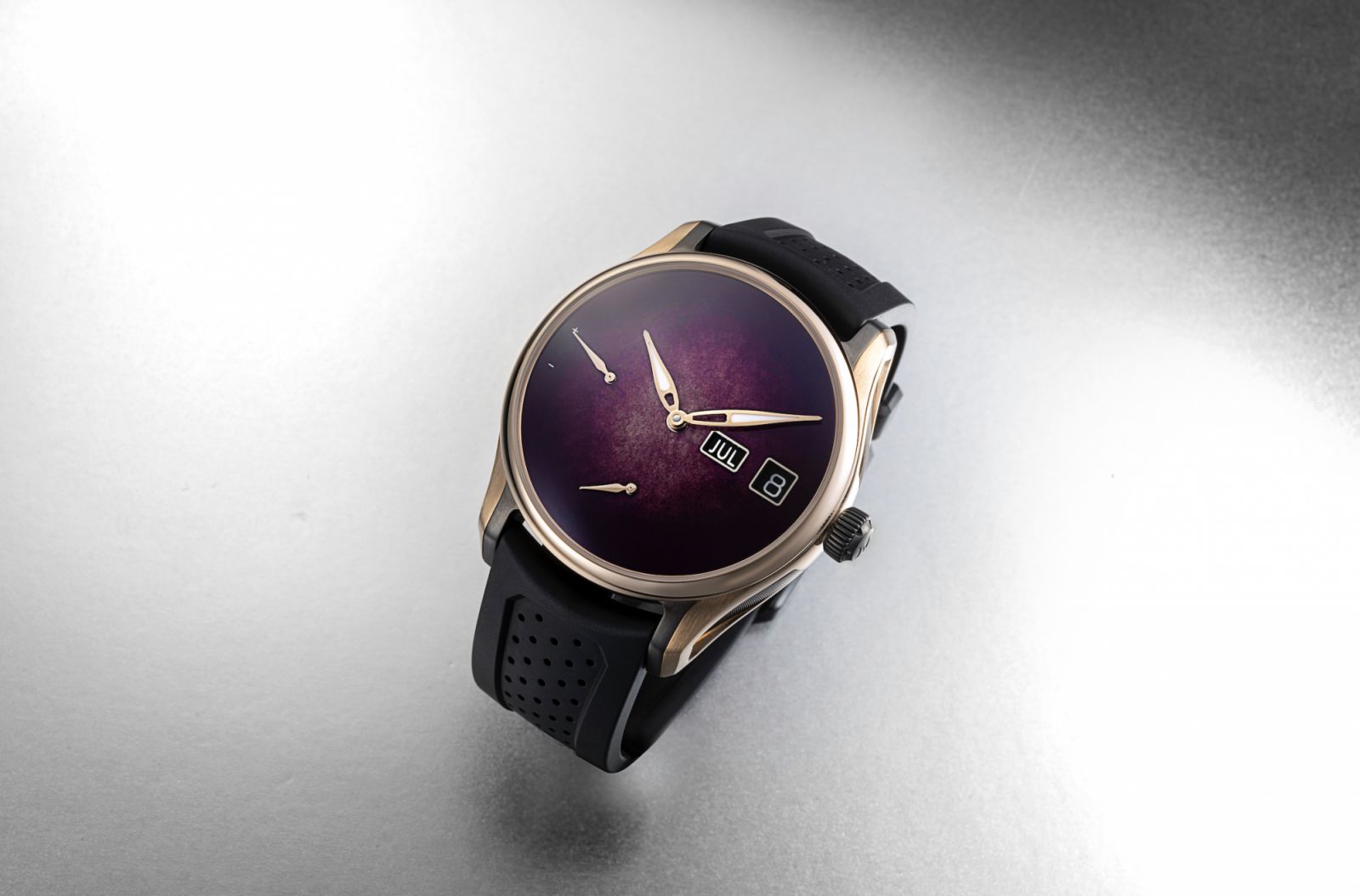 นาฬิกา Pioneer Perpetual Calendar Concept MD Purple Enamel SincerePlatinum Jubilee Edition (ภาพ: H.Moser & Cie)