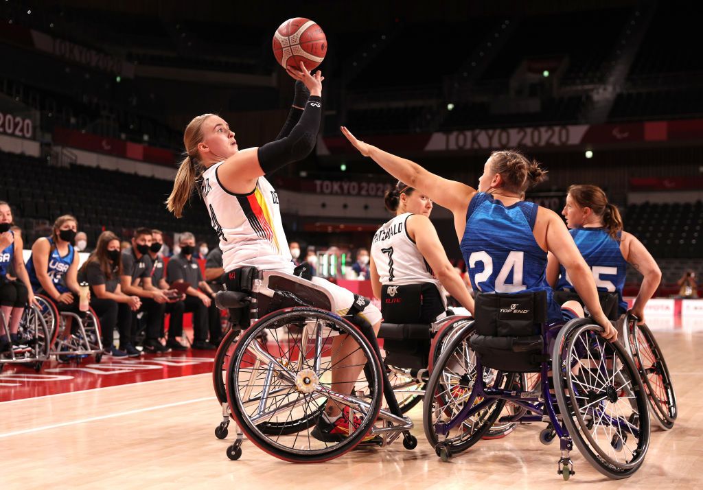 In wheelchair basketball, Paralympians shoot to the same hoop height as their Olympian counterparts (Photo: Getty Images)