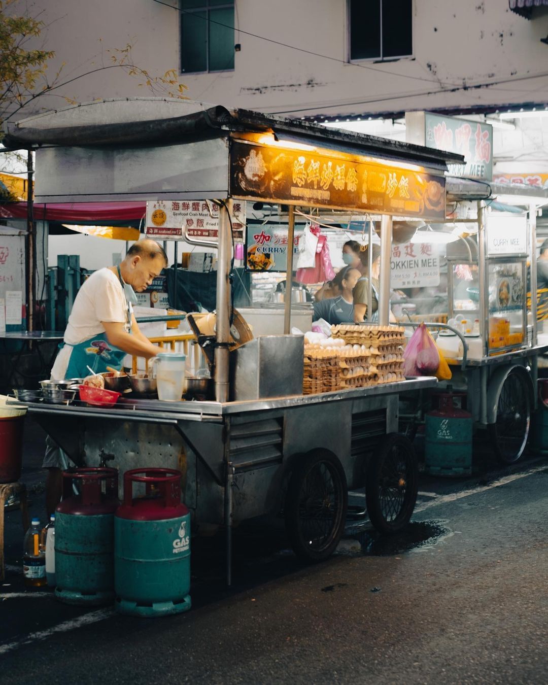 A roadside eatery in George Town (Photo: Instagram / @georgetowncity)