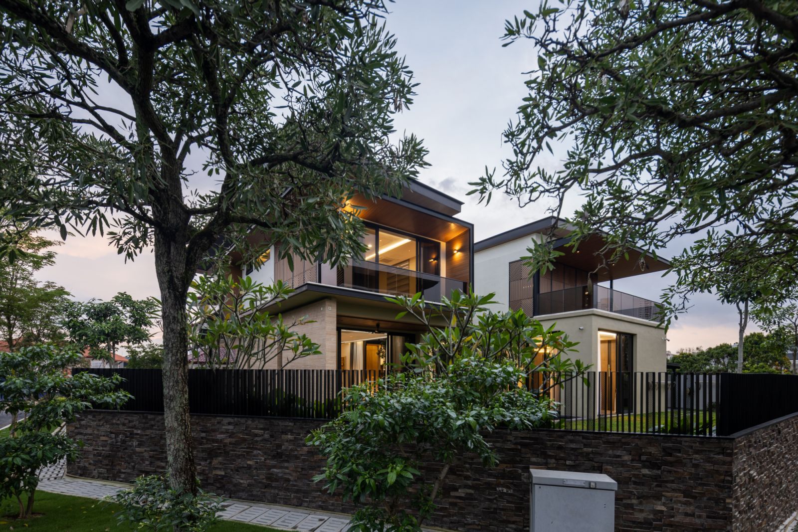 Materials were selected to give the house an earthy tone with a contemporary sleek look