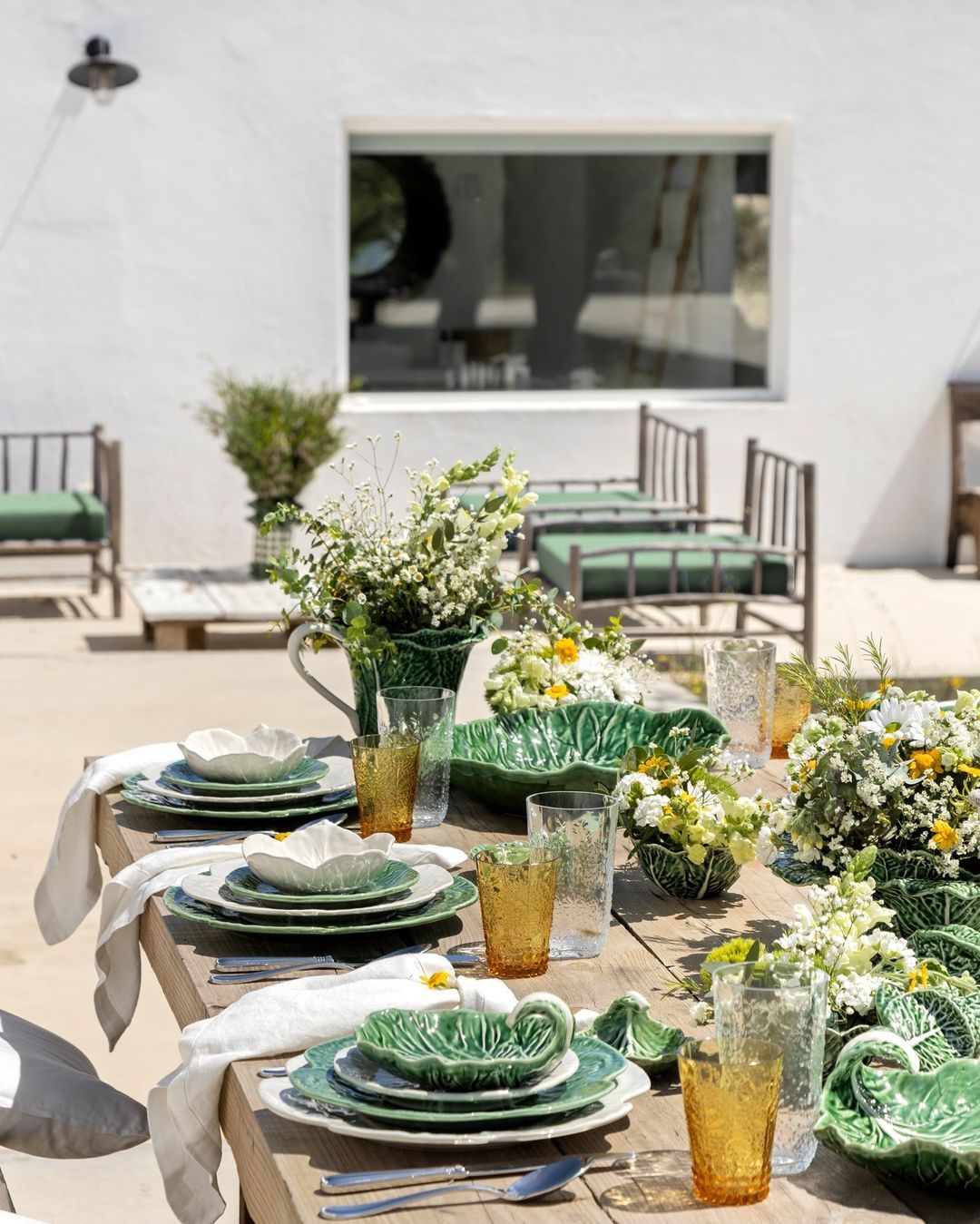 Decorative and versatile everyday tableware (Photo: Instagram / @bordallopinheiroofficial)