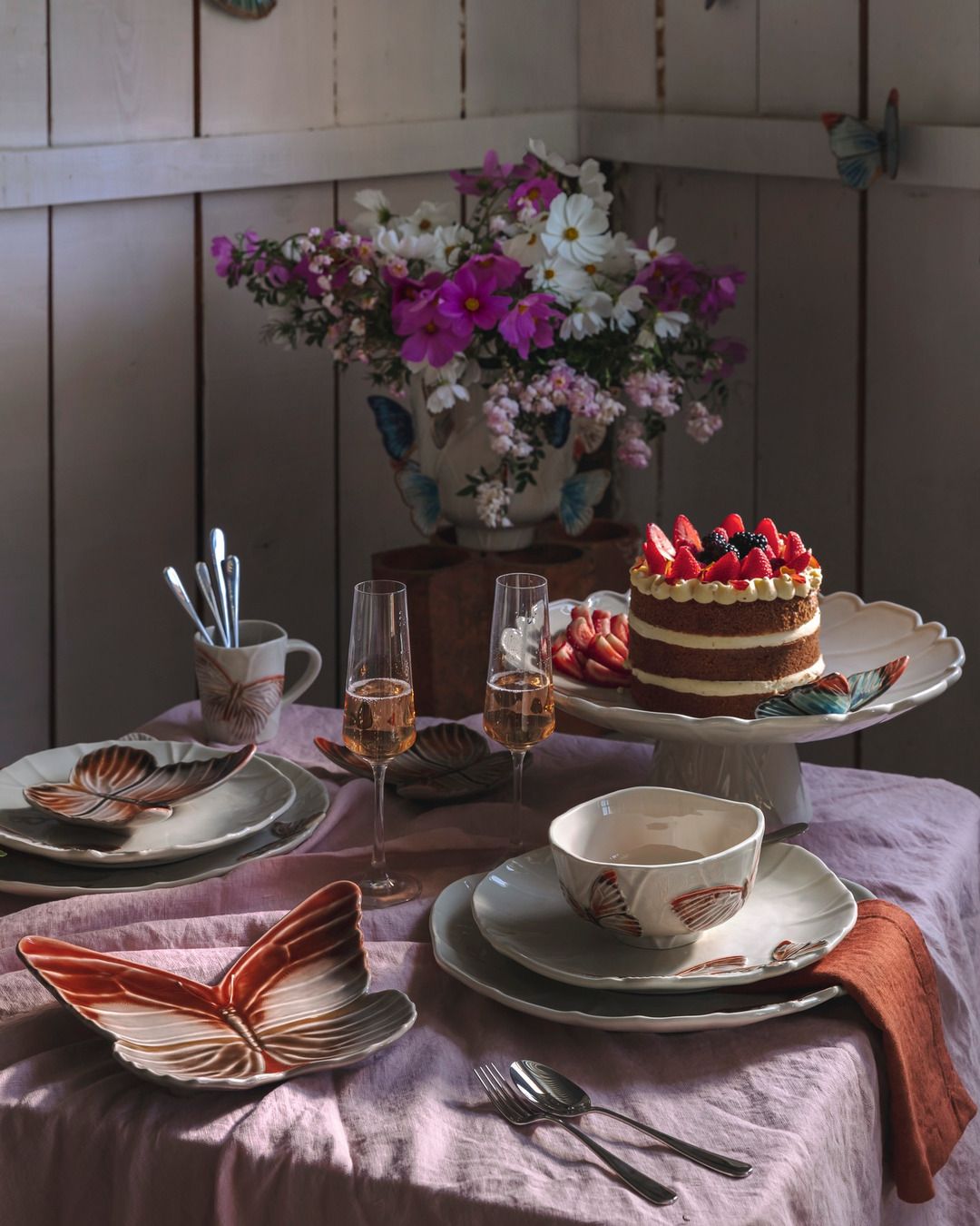 Elegant pieces from Bordallo Pinheiro x Claudia Schiffer's Cloudy Butterflies collection (Photo: Instagram / @bordallopinheiroofficial)