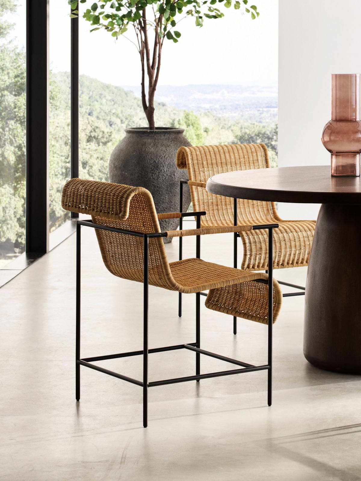Crate and Barrel is at the Glass House, IPI Center Done Rockwell in Cebu. The sunlit, expansive space will house key collections from the renowned international furniture and home decor brand