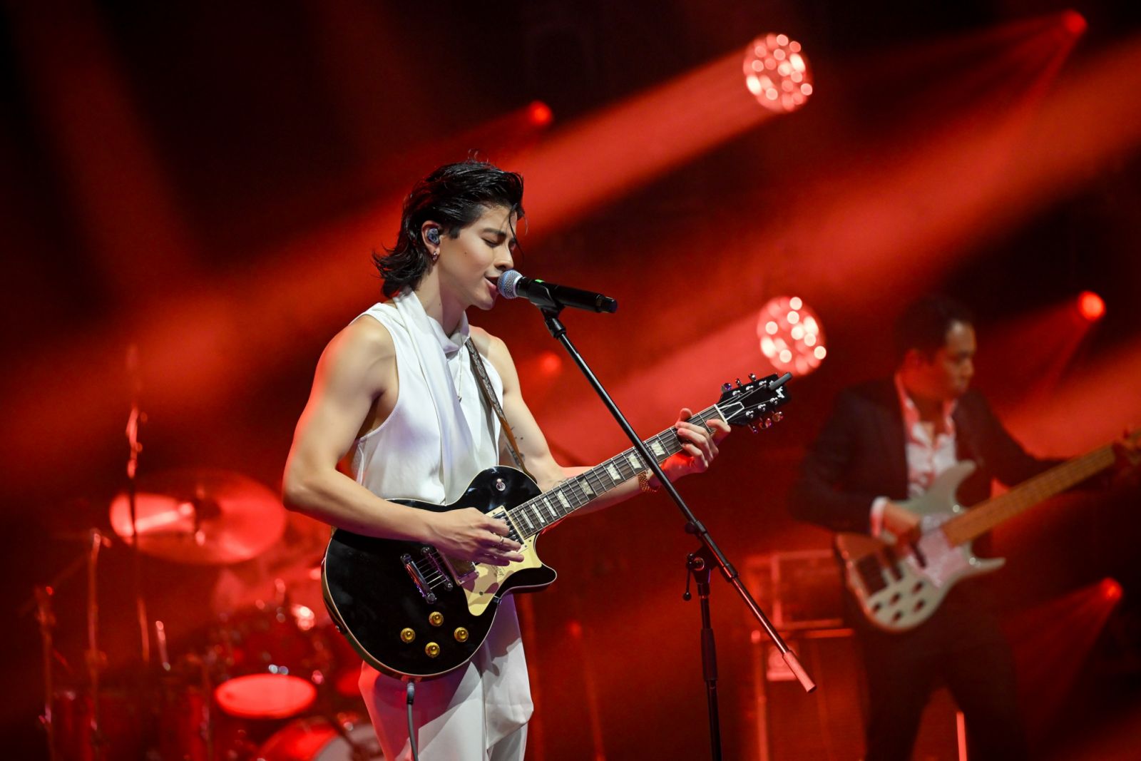 Benjamin Kheng performing