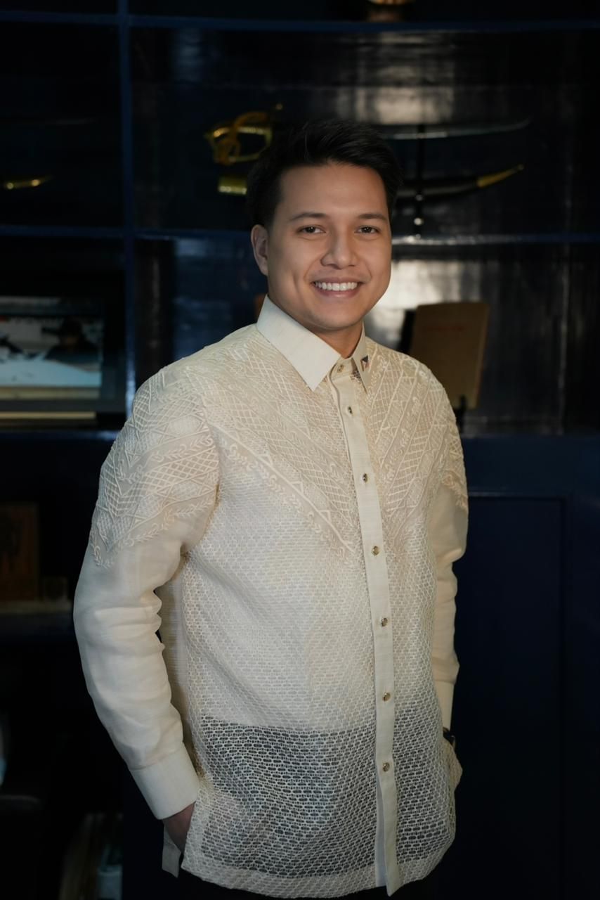 Brian Poe Llamanzares in Llamanzares Barongs (Photo: Brian Poe Llamanzares / Before Deadlines)