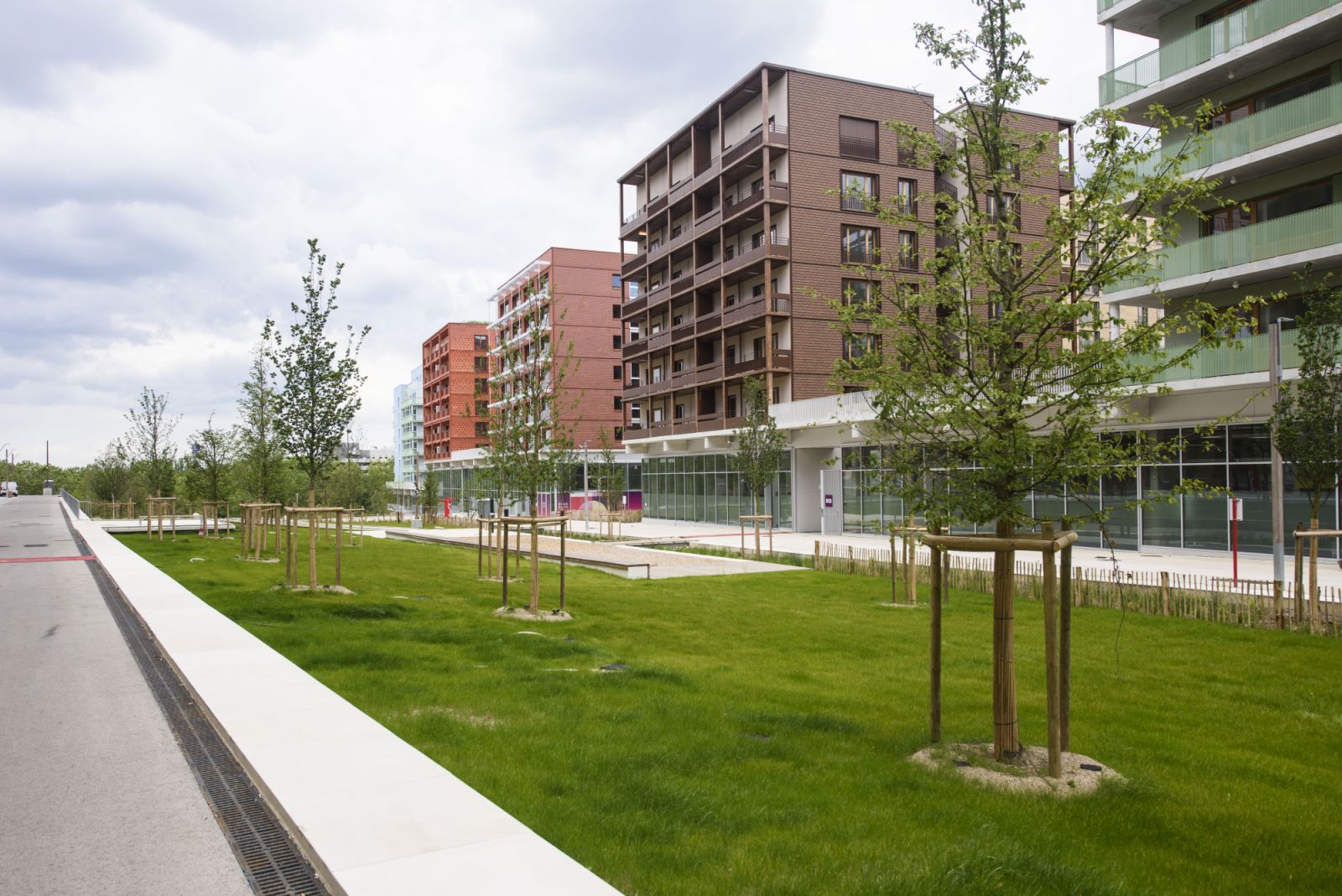 From 2025 onwards, the current infrastructure will transform into a new neighbourhood with 2,800 homes for 6,000 residents (Photo: Solideo, Sennse-Cbadet)