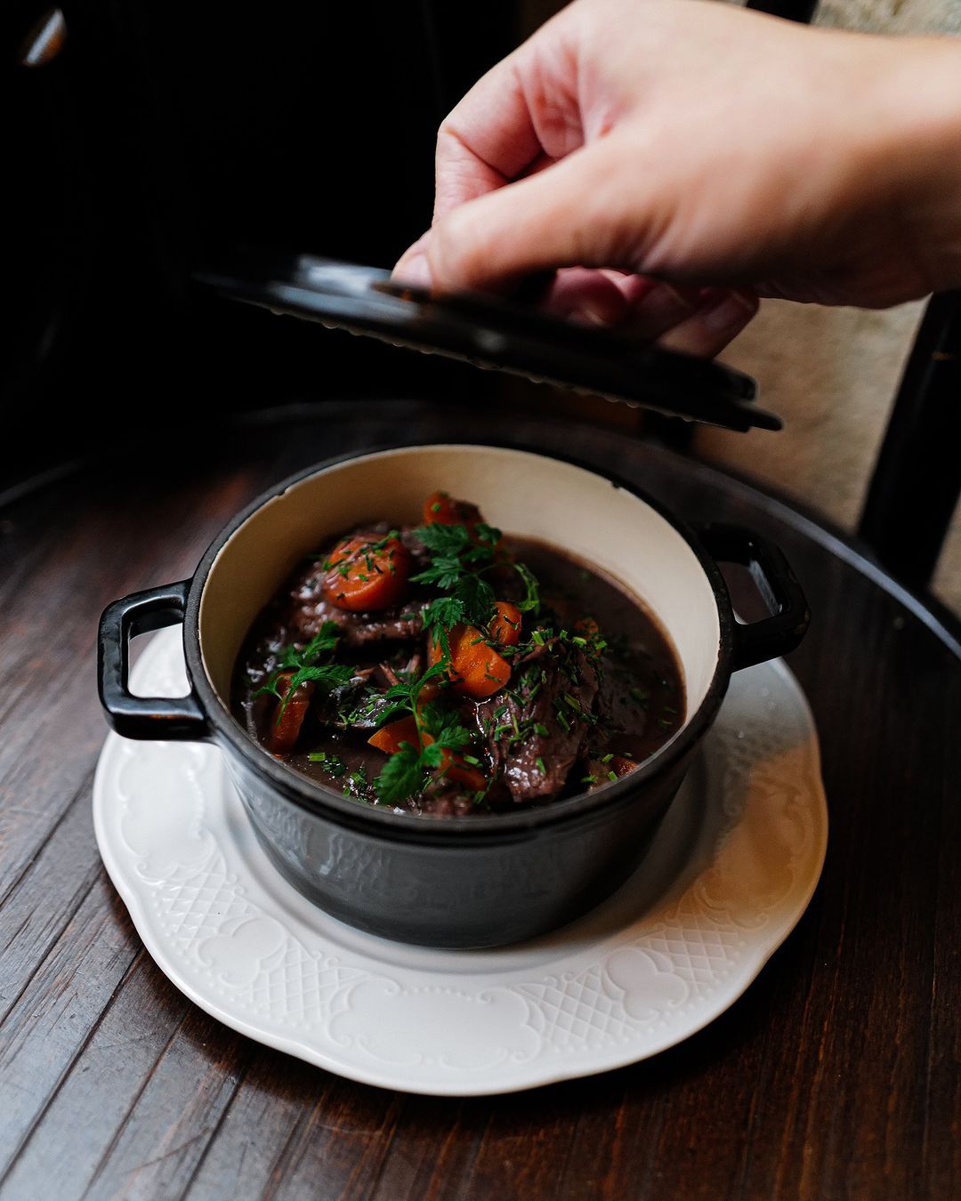 A pot of boeuf bourguignon (Photo: Instagram / @mamiebrasserie)