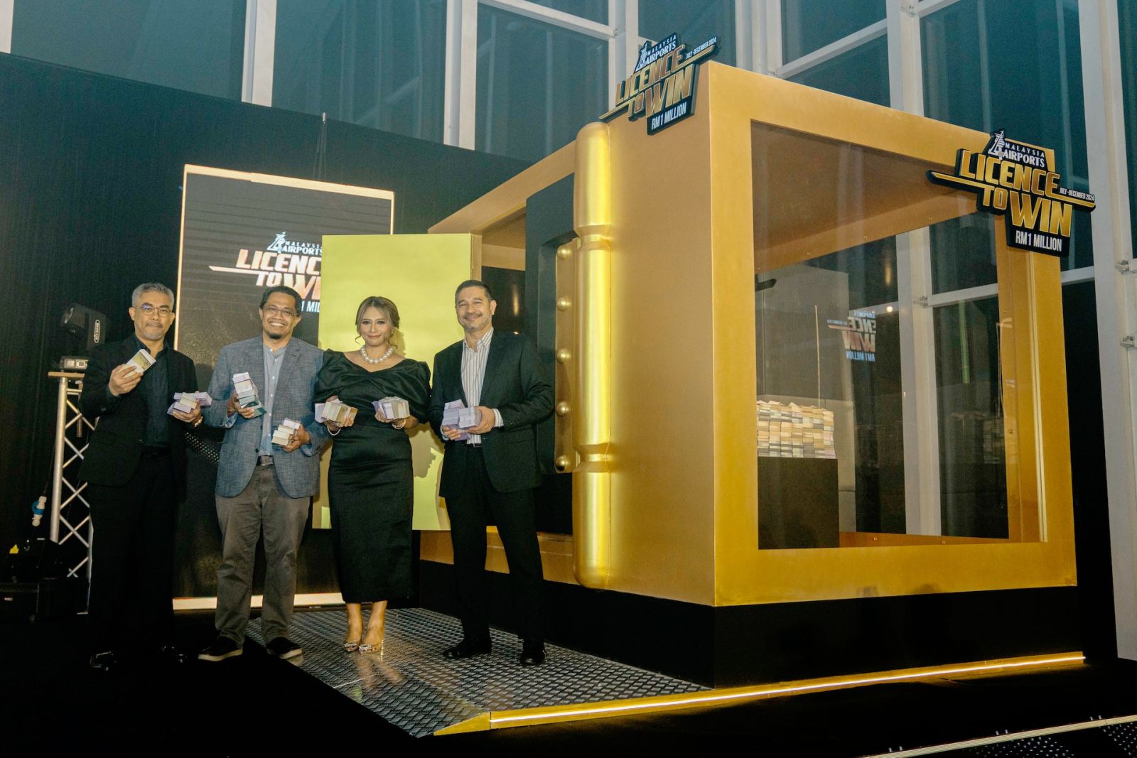 MD Fadzwin Abdul Rahim, General Manager, MA (Niaga); Zulhikam Ahmad, General Manager, Commercial Business; Hani Ezra Hussin, Senior General Manager, Commercial Services; and Megat Adrian Wira Mohd Aminuddin, Senior General Manager, Strategy