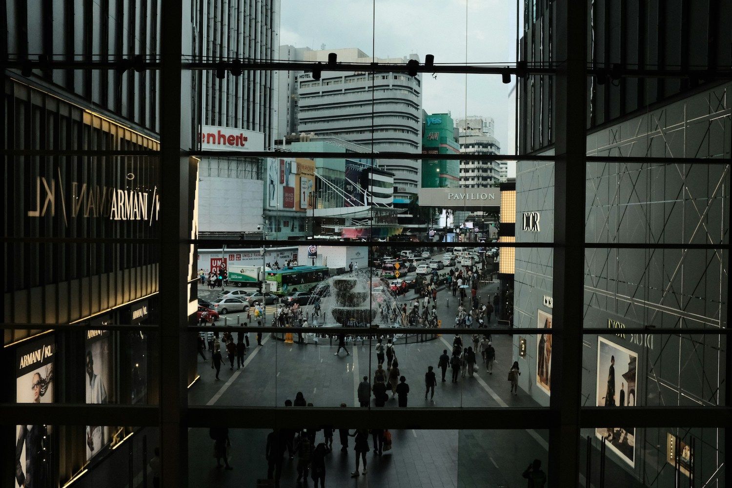 Alerting younger children to safe spaces in crowded urban areas can reduce the risk of kidnapping, says Dr Phaik Kin Cheah (Photo: Unsplash)