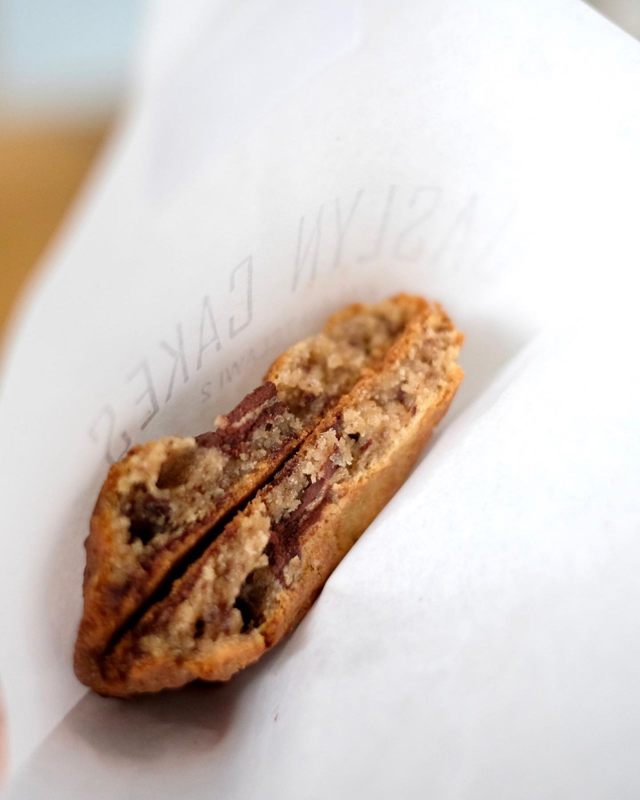 The interior of Jaslyn Cakes’ chocolate chip cookie (Photo: Facebook / Jaslyn Cakes)