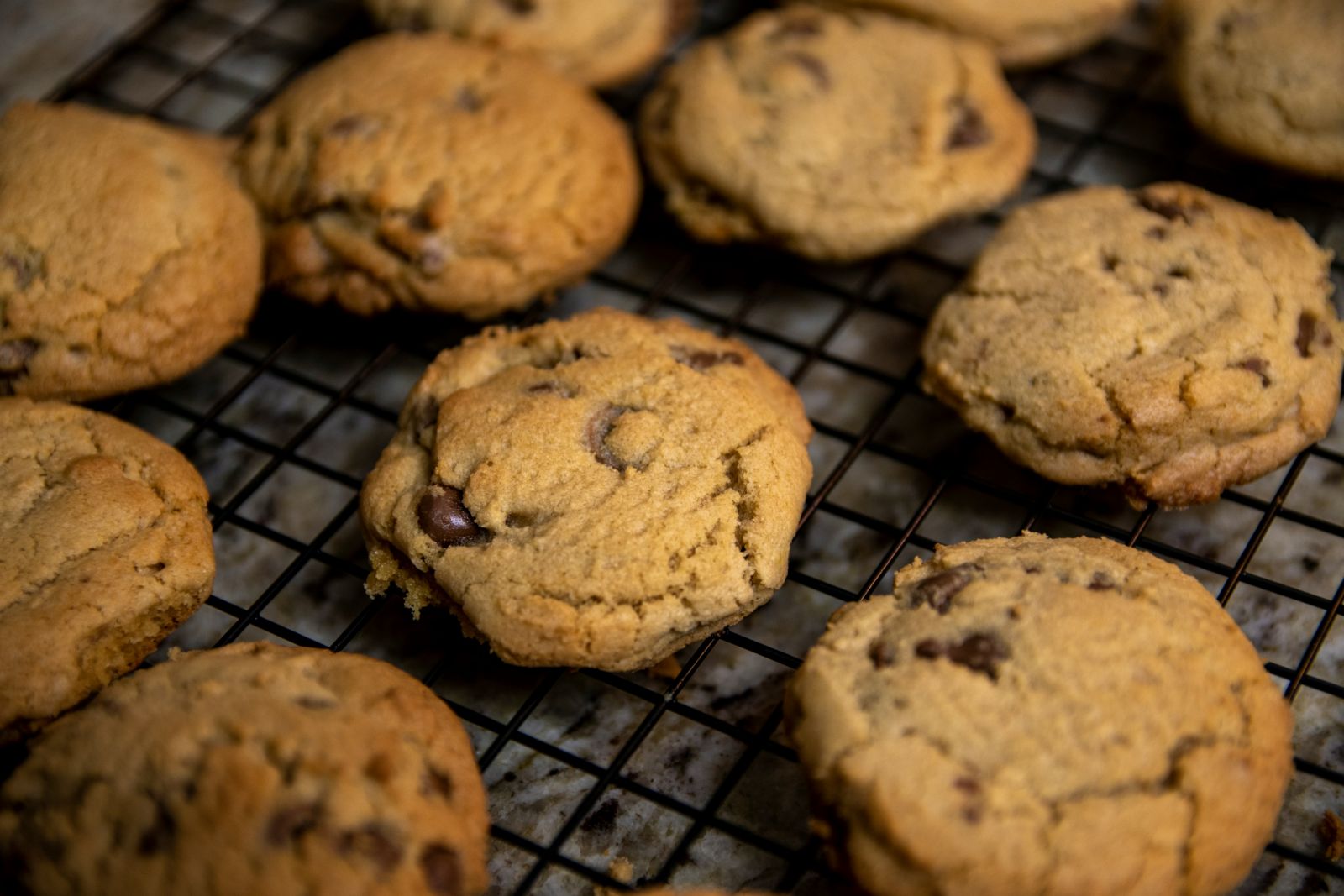 Freshly baked chocolate chip cookies (Photo: Unsplash)