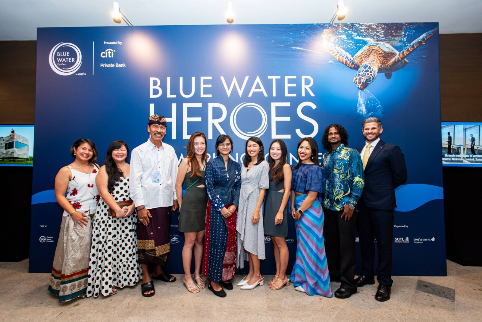 From left to right: The 2022 Blue Water Heroes winners Louisa Ponnampalam and Thanda Ko Gyi with some of this year’s award finalists: Made Merta, Oh Chu Xian, Swietenia Puspa Lestari, Jessica Novia, Kong Man Jing, Anna Oposa, Alvin Chelliah and Tom Peacock-Nazil