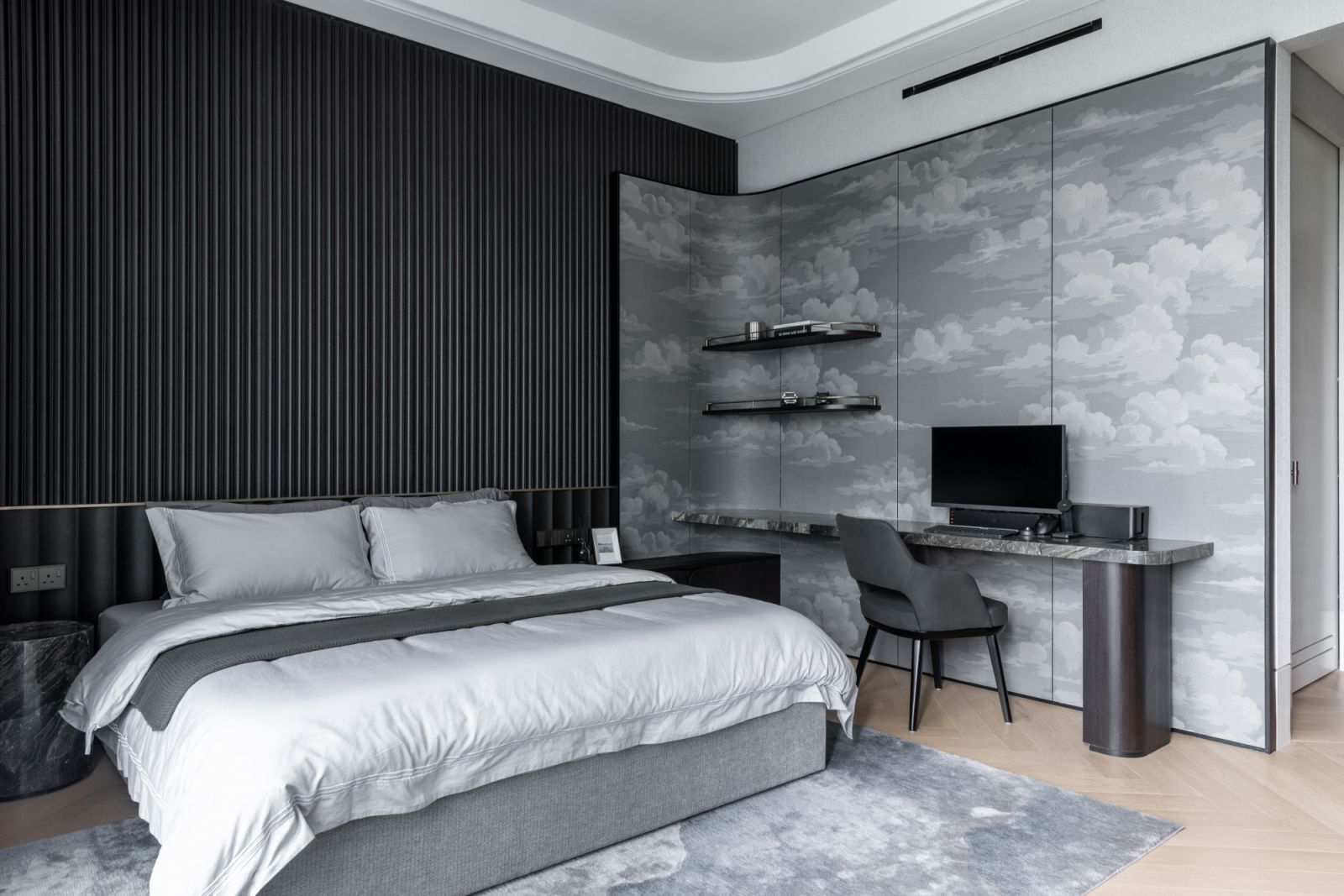 Soft colours for a soothing bedroom