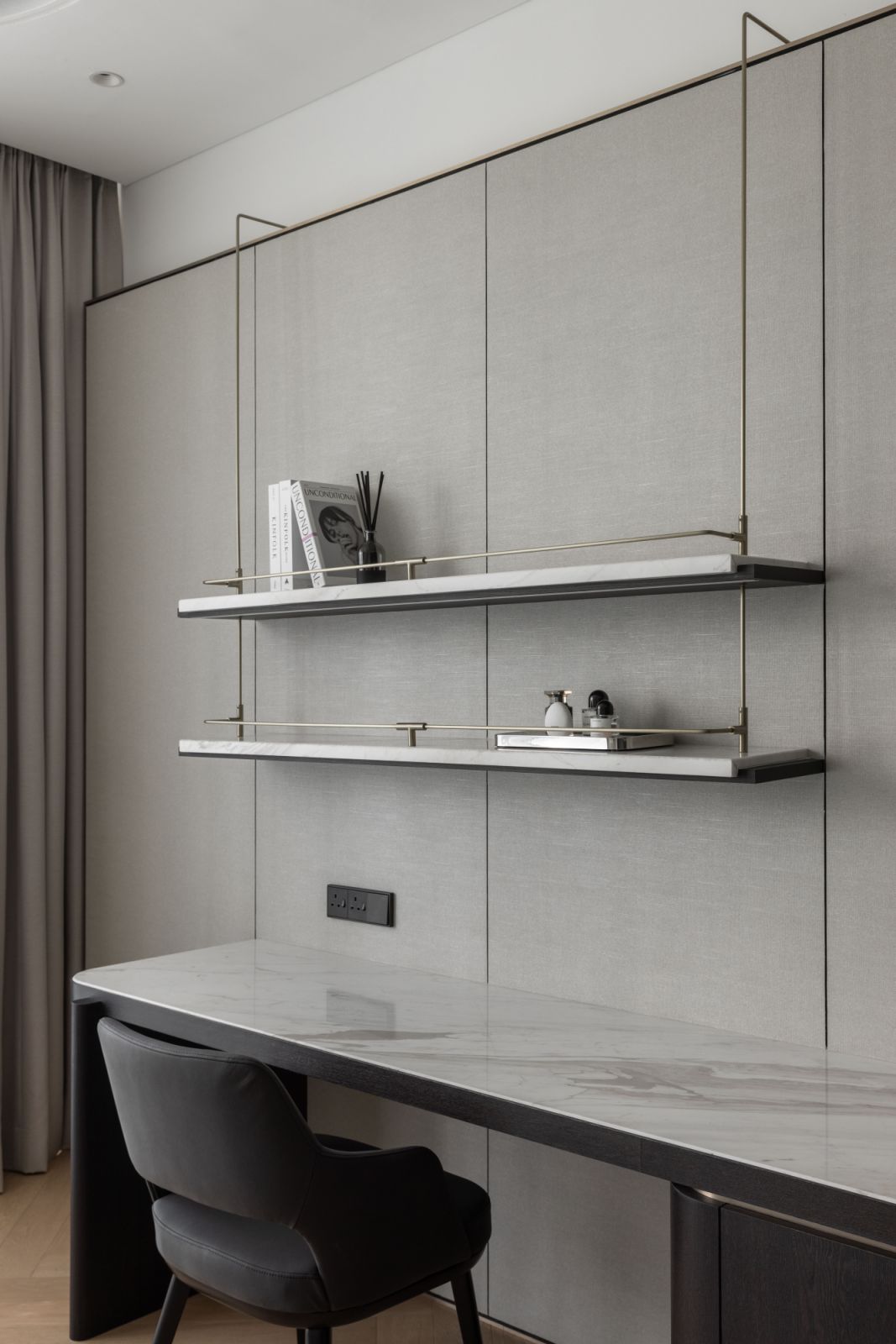 Ample storage area to display treasured items