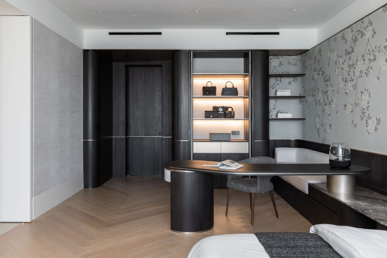 Ample storage area to display treasured items