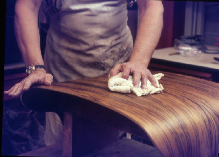 Polishing the plywood components