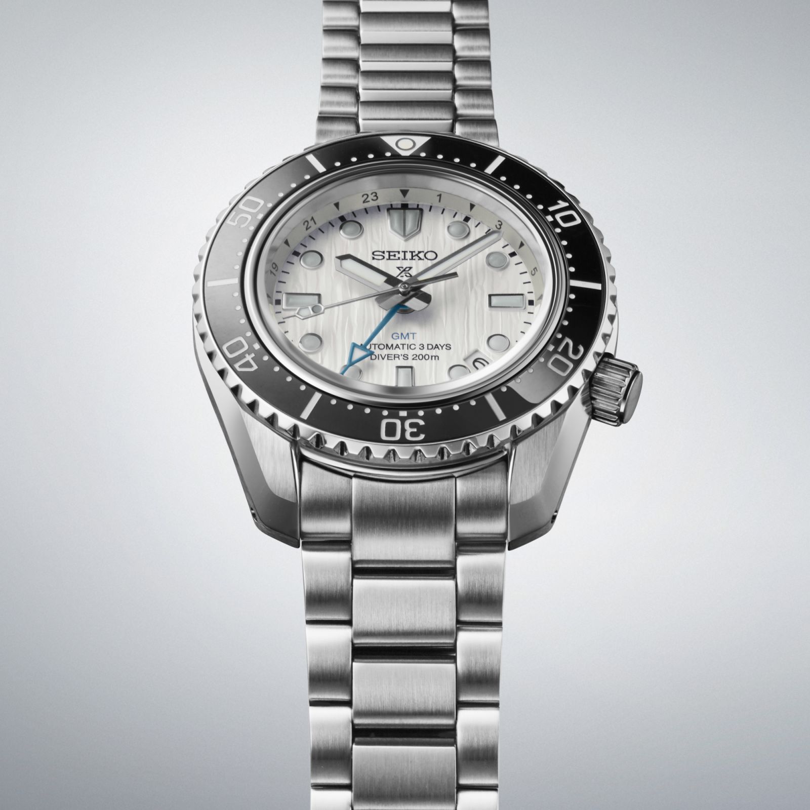 The SPB439J1 bears a unique dial reminiscent of ocean waves (Photo: Courtesy of Seiko)