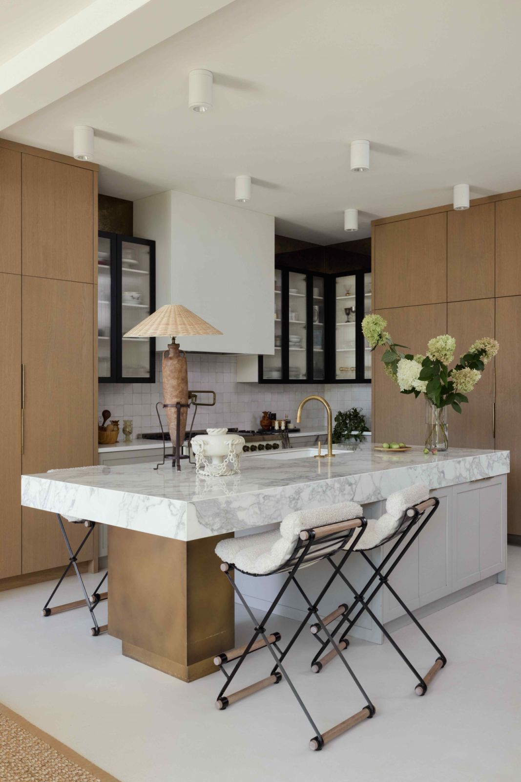 Non-porous and stain-resistant surfaces like porcelain is hygienic for food preparation (Photo: Ema Peter Photography)