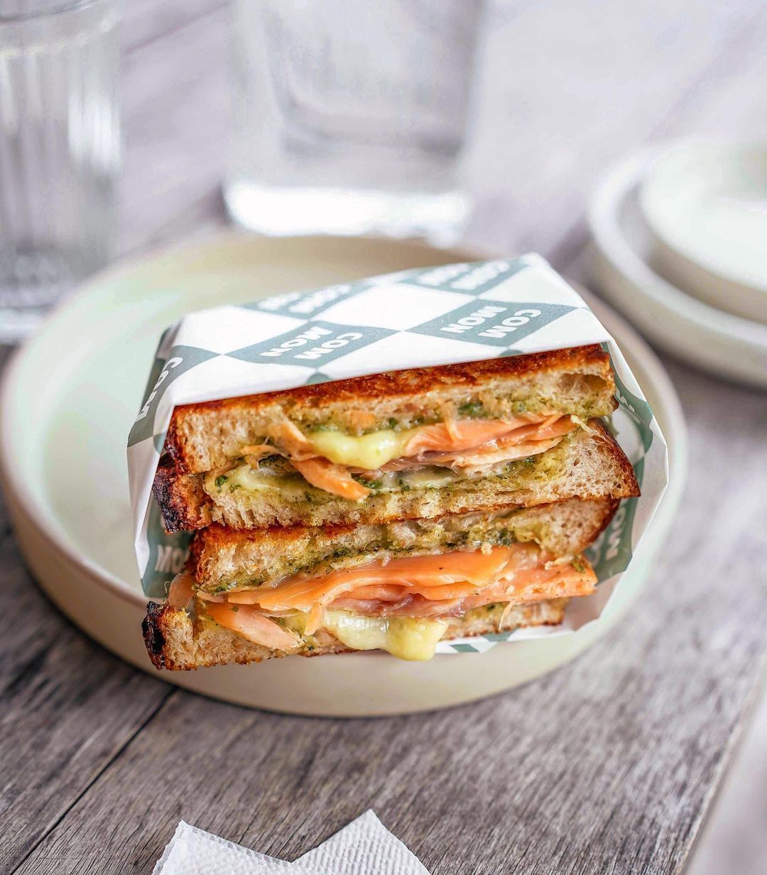 A pesto and salmon grilled cheese from Common’s Shah Alam branch (Photo: Instagram / @commonerspace)