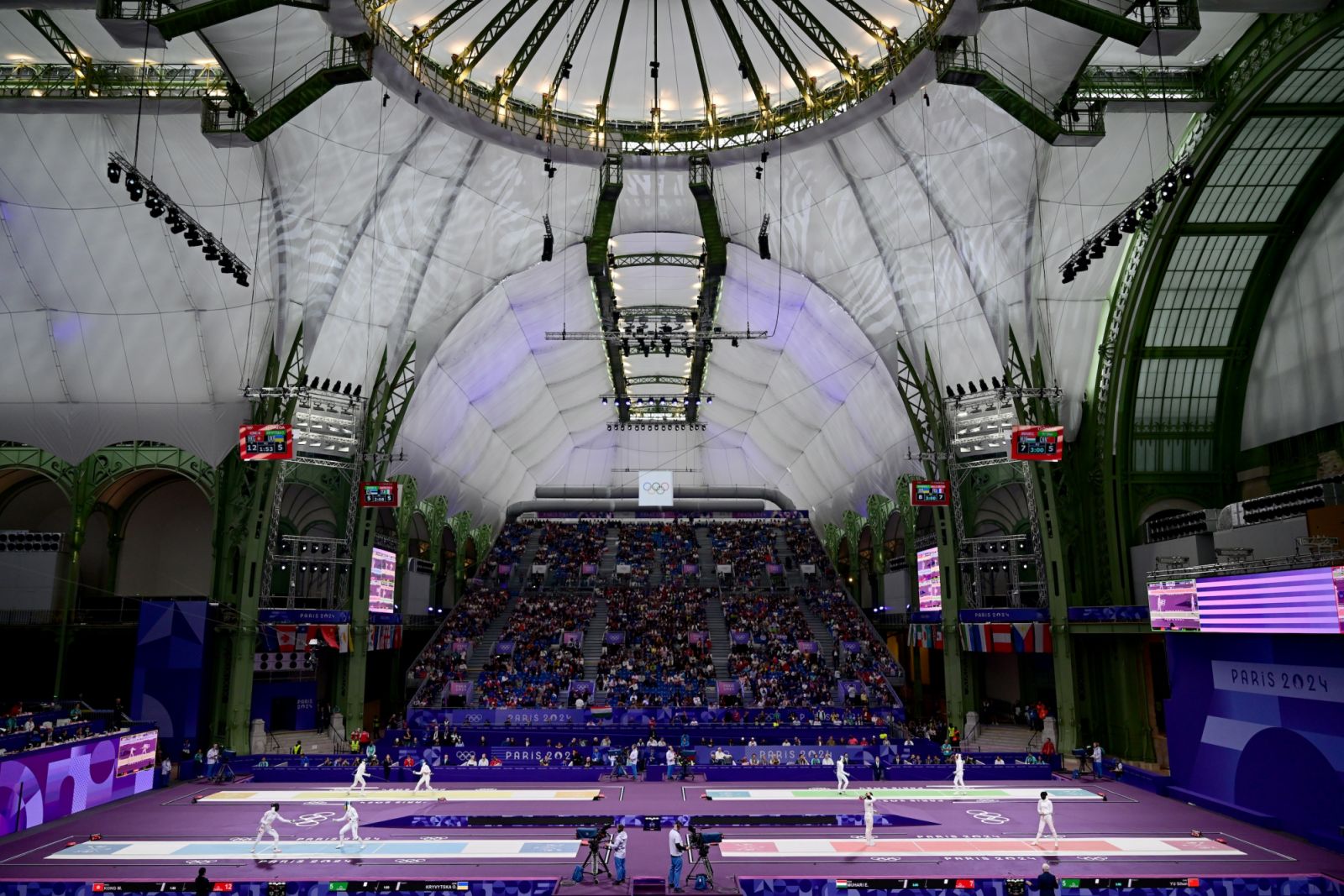 27 July 2024, France, Paris: Olympia, Paris 2024, fencing, sabre singles, men, view into the arena. Photo: Sina Schuldt/dpa (Photo by Sina Schuldt/picture alliance via Getty Images)