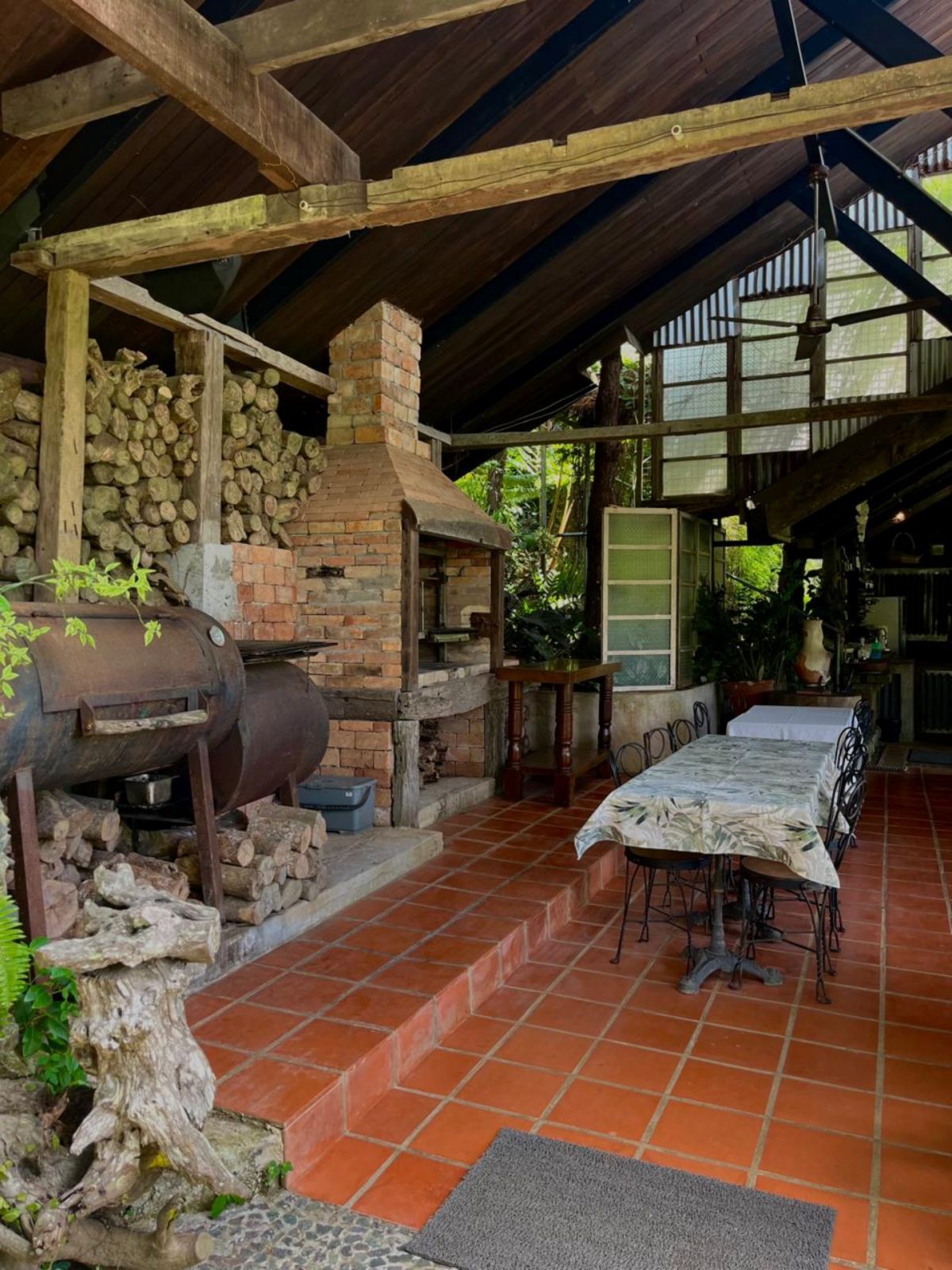 Tuny Resto Farm - Smoker and parilla