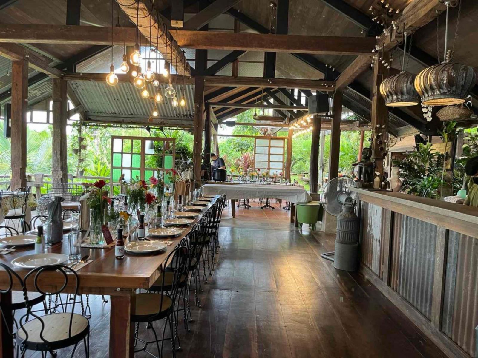 Tuny Resto Farm - Long table