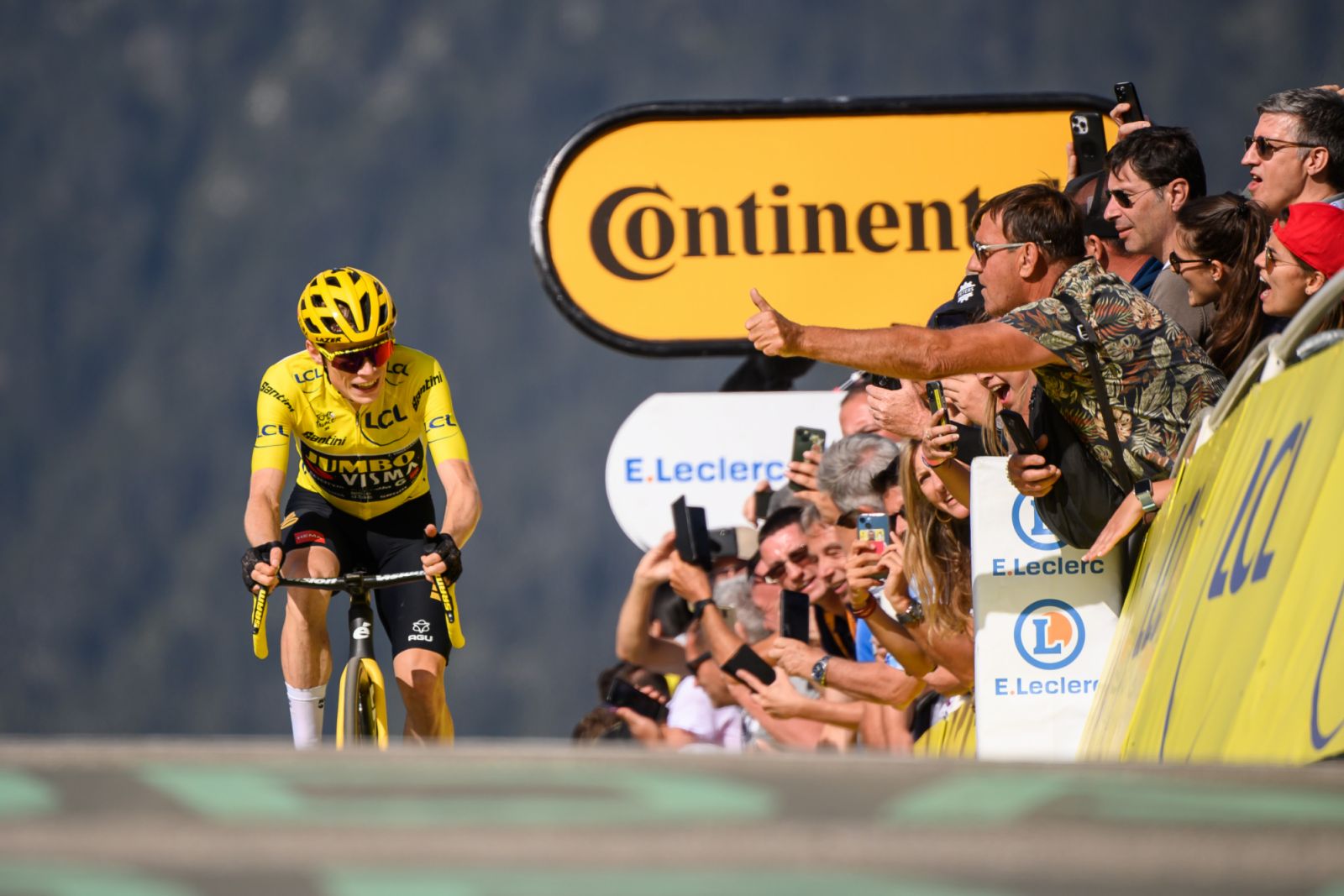 Tour de France ติดตามการแข่งขันจักรยานในฝรั่งเศสที่โด่งดังที่สุดในโลก (ภาพ: Netflix)