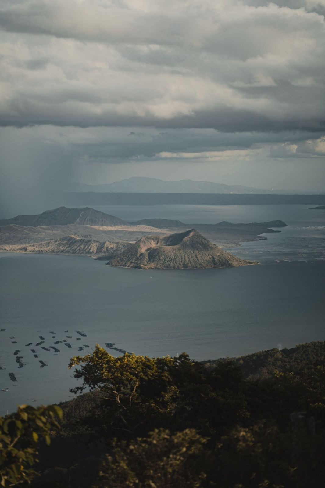 Aerial view of Taal volcano in Tagaytay (Photo: Unsplash/Joshua Salva)