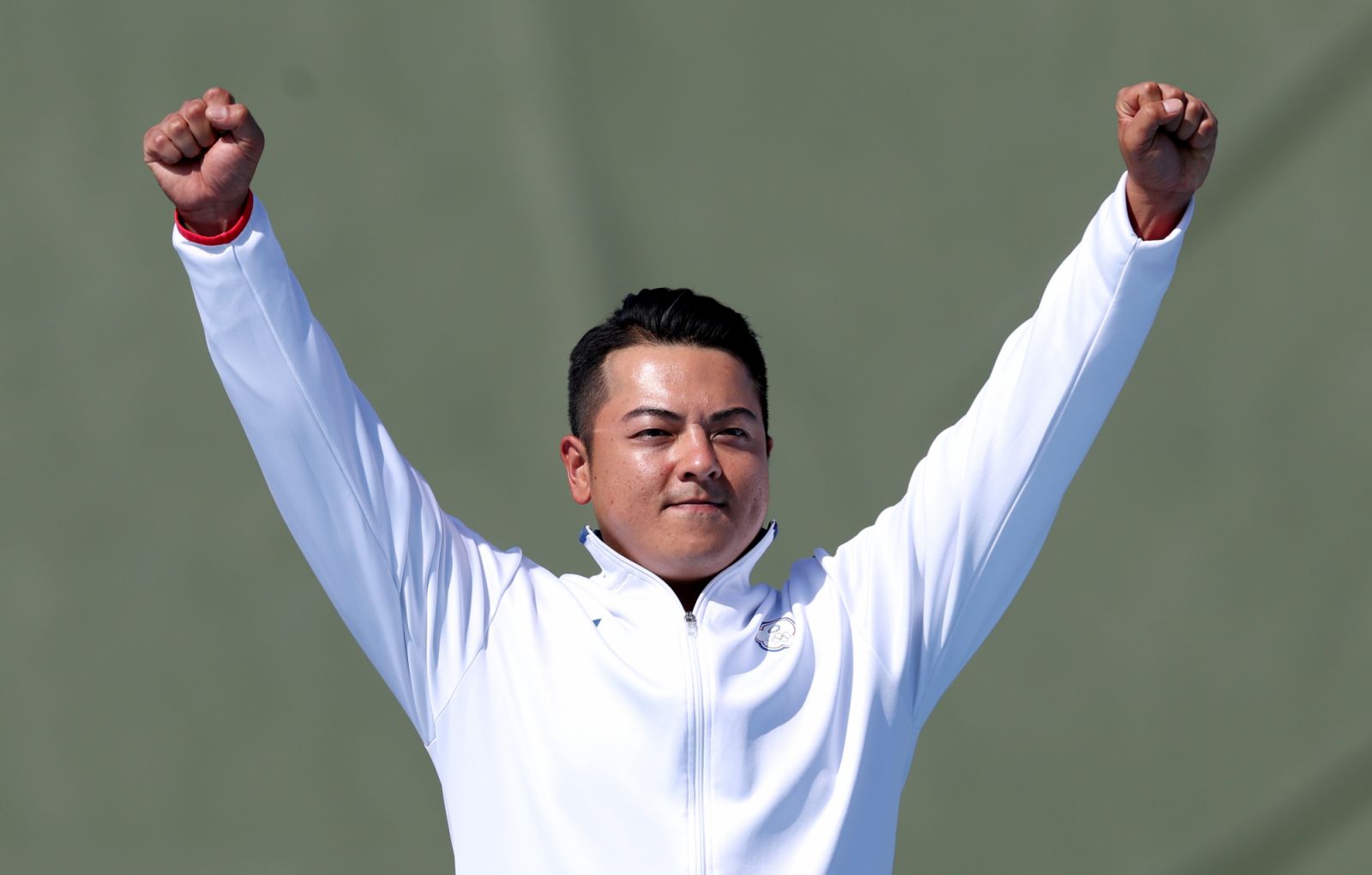 神射手「李孟遠」CHATEAUROUX, FRANCE - AUGUST 03: Bronze medalist Meng Yuan Lee of Team Chinese Taipei celebrate on the podium at the Shooting Skeet Men’s medal ceremony on day eight of the Olympic Games Paris 2024 at Chateauroux Shooting Centre on August 03, 2024 in Chateauroux, France. (Photo by Charles McQuillan/Getty Images)
