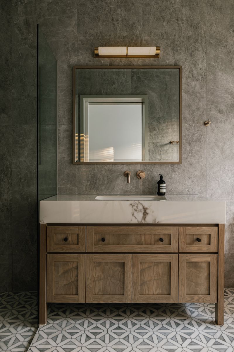 Wood and marble combine to harmonious effect