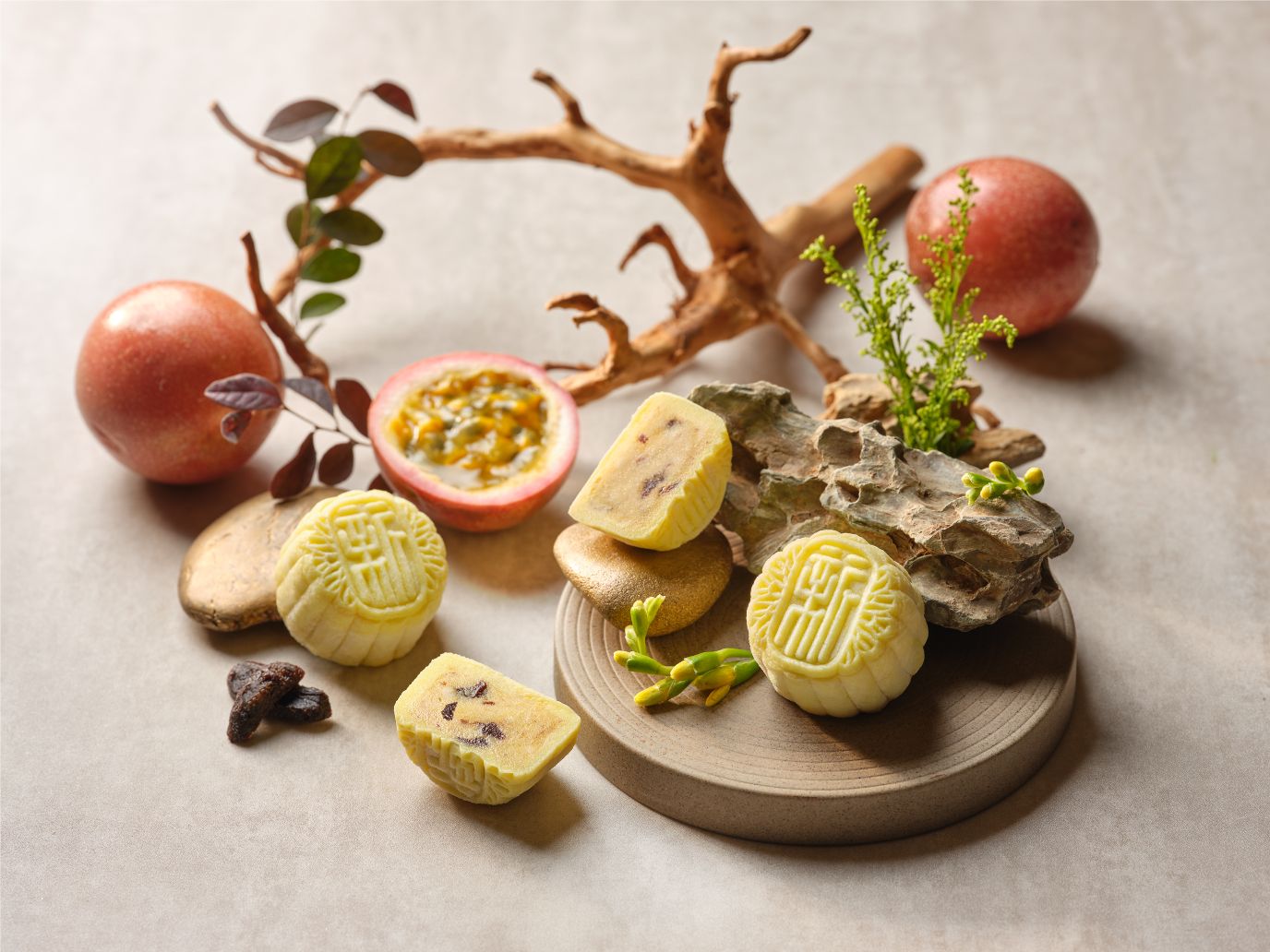 Xin Cuisine’s new passion fruit paste with plum flavour available in its snowskin mooncake set (Photo: Holiday Inn Singapore Atrium)