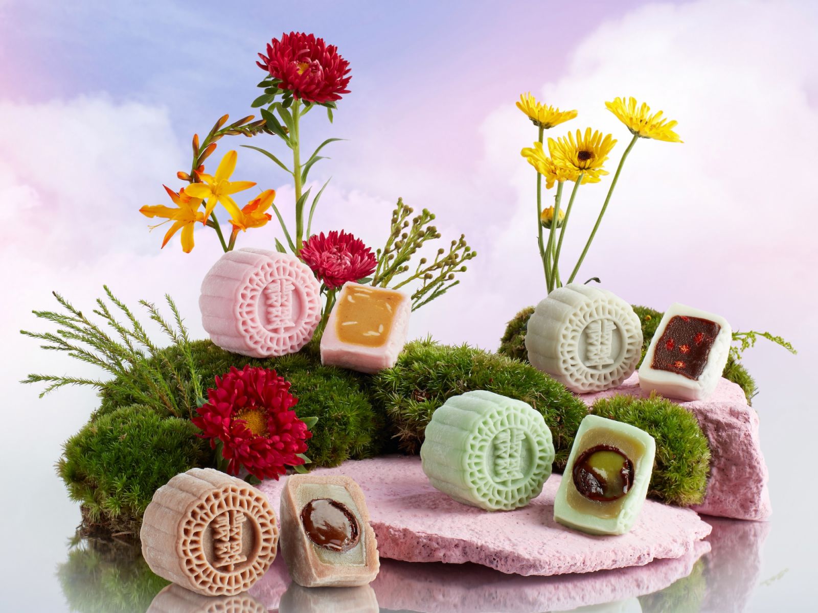 Crystal Jade and Lemuel Chocolate have joined hands to create new cacao-forward snowskin mooncakes (Photo: Crystal Jade Group and Lemuel Chocolate)