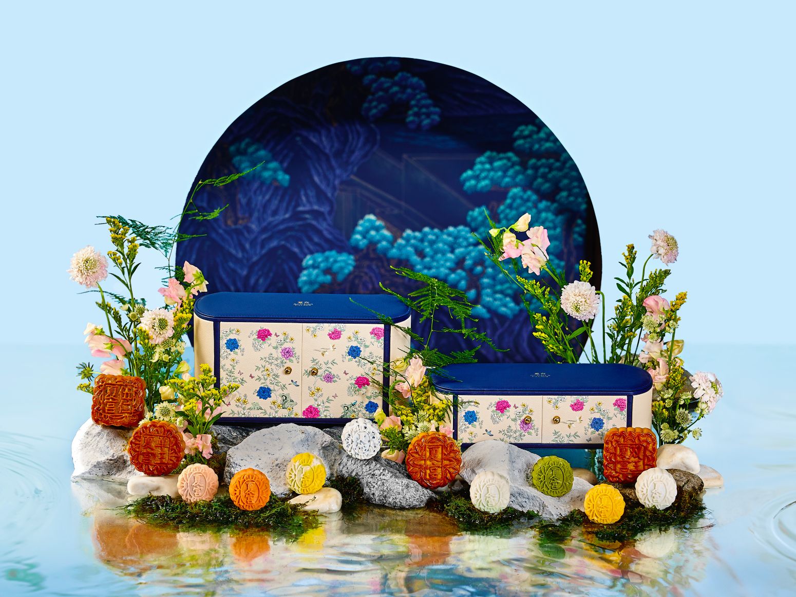 Summer Palace’s “Reunion in Bloom” snowskin set that features nine flavours crafted with its revered Cantonese techniques (Photo: Conrad Singapore Orchard)