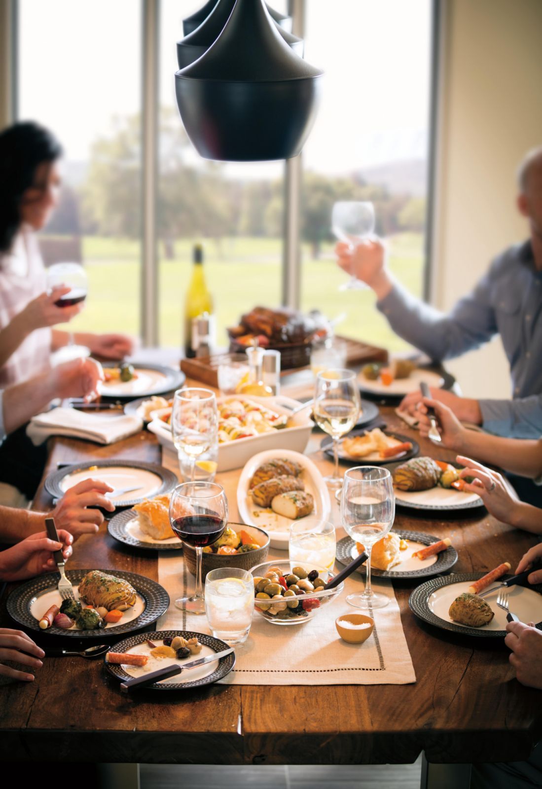 Exceptional meals are meant to be shared (Photo: Courtesy of Sub-Zero and Wolf)