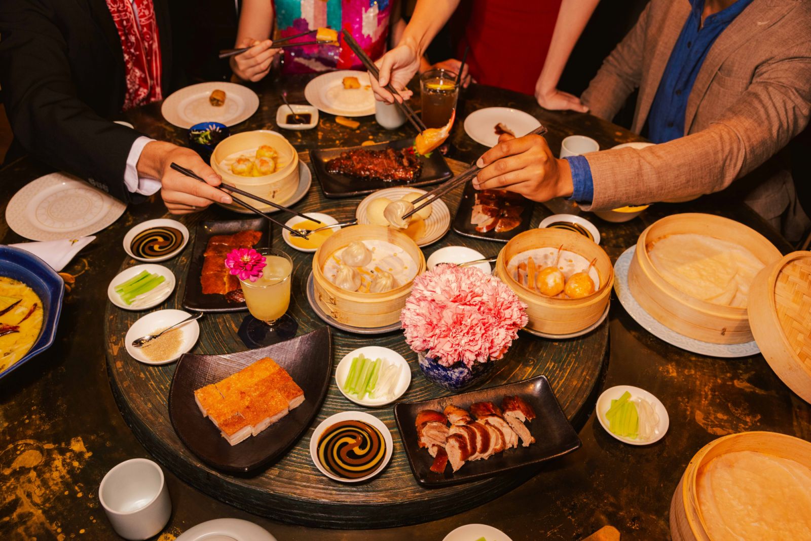 อร่อยกับอาหารจีนอย่างพร้อมหน้าในวันแม่ที่ Mott 32 Bangkok