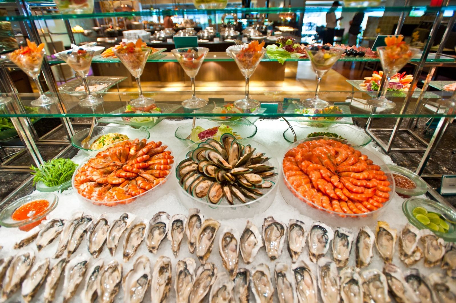 บุฟเฟ่ต์อาหารทะเลที่ Feast