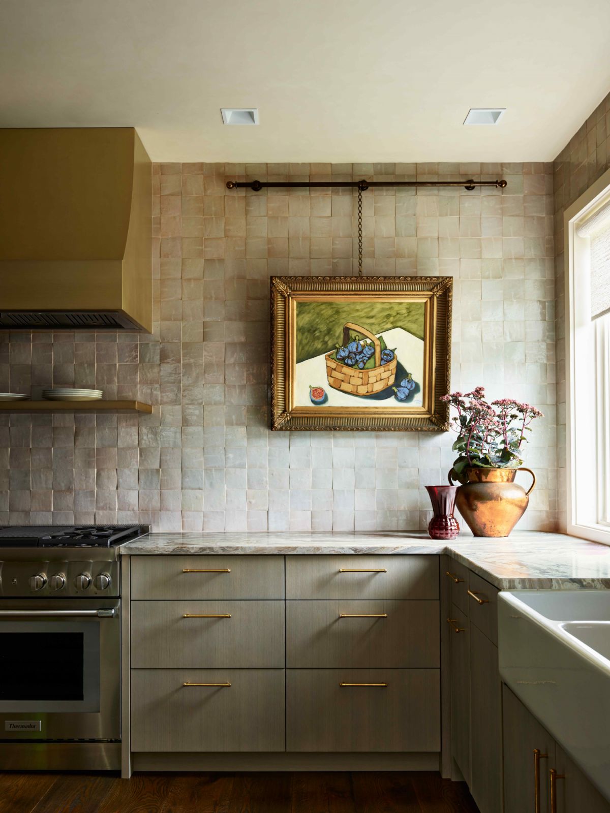 Shimmering zellige tiles that recalls the inside of an oyster shell