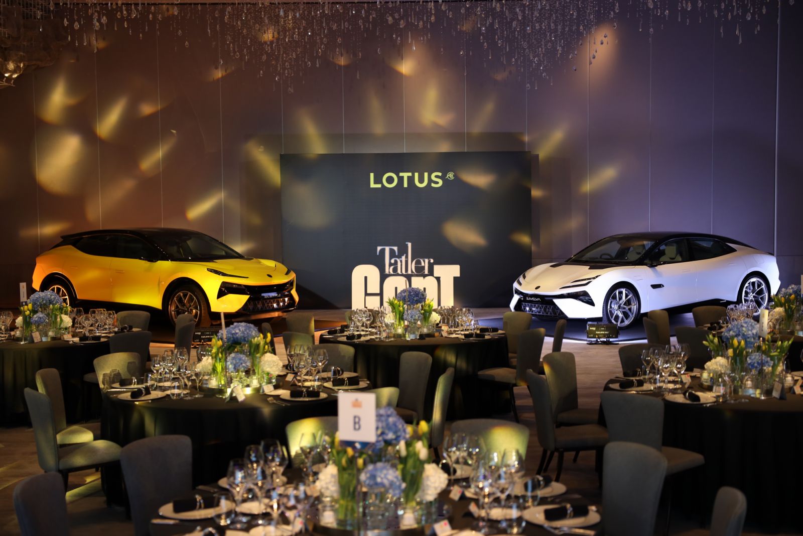 รถยนต์ Lotus รุ่น Lotus Eletre (Hyper-SUV) และ Lotus Emeya (Hyper-GT) ขับเคลื่อนไฟฟ้า 100 เปอร์เซ็นต์ (ภาพ: Worapon Teerawatvijit)