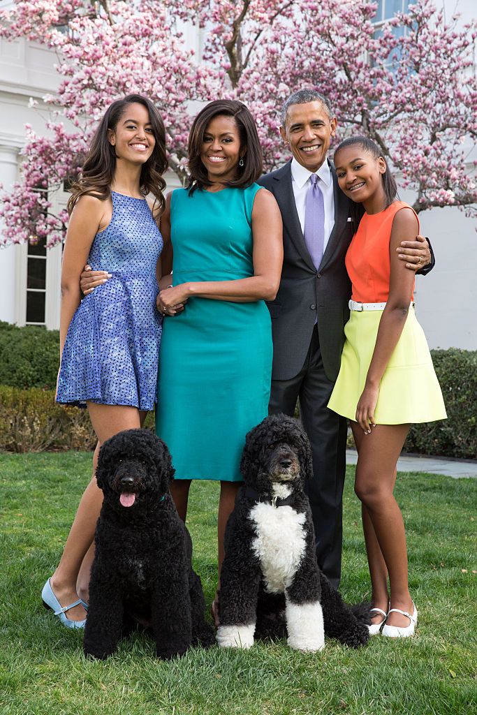A portrait of Obama's family, featuring their pets Bo and Sunny (Photo: Getty Images)