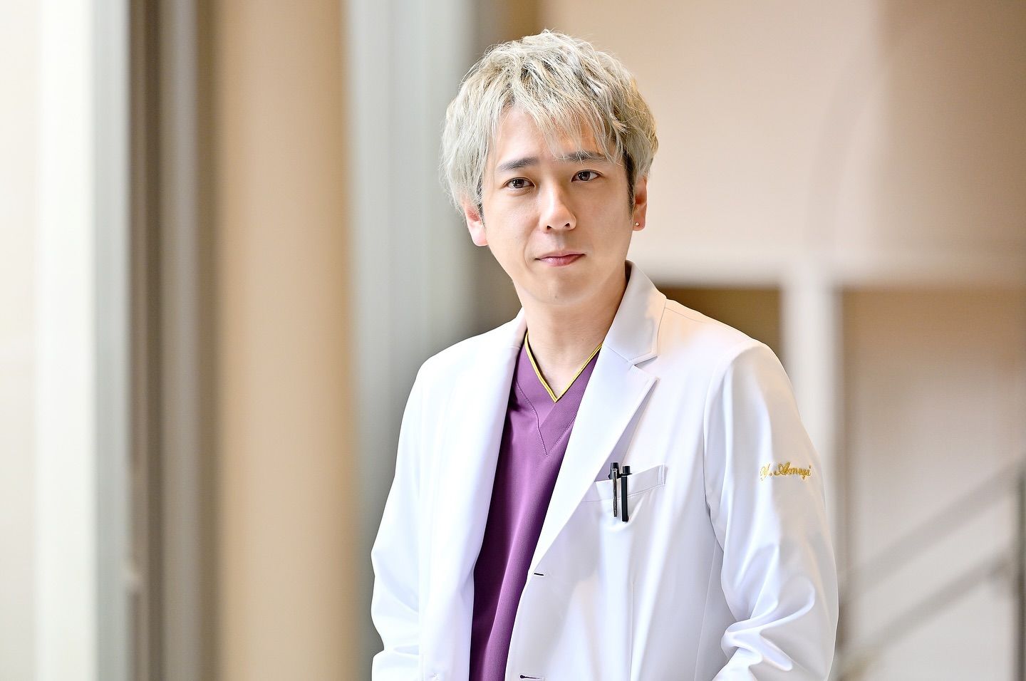 二宮和也飾演的天城雪彥行事作風十分獨特,有自己的一套中心思想。(Photo: Instagram / @blackpean_tbs)