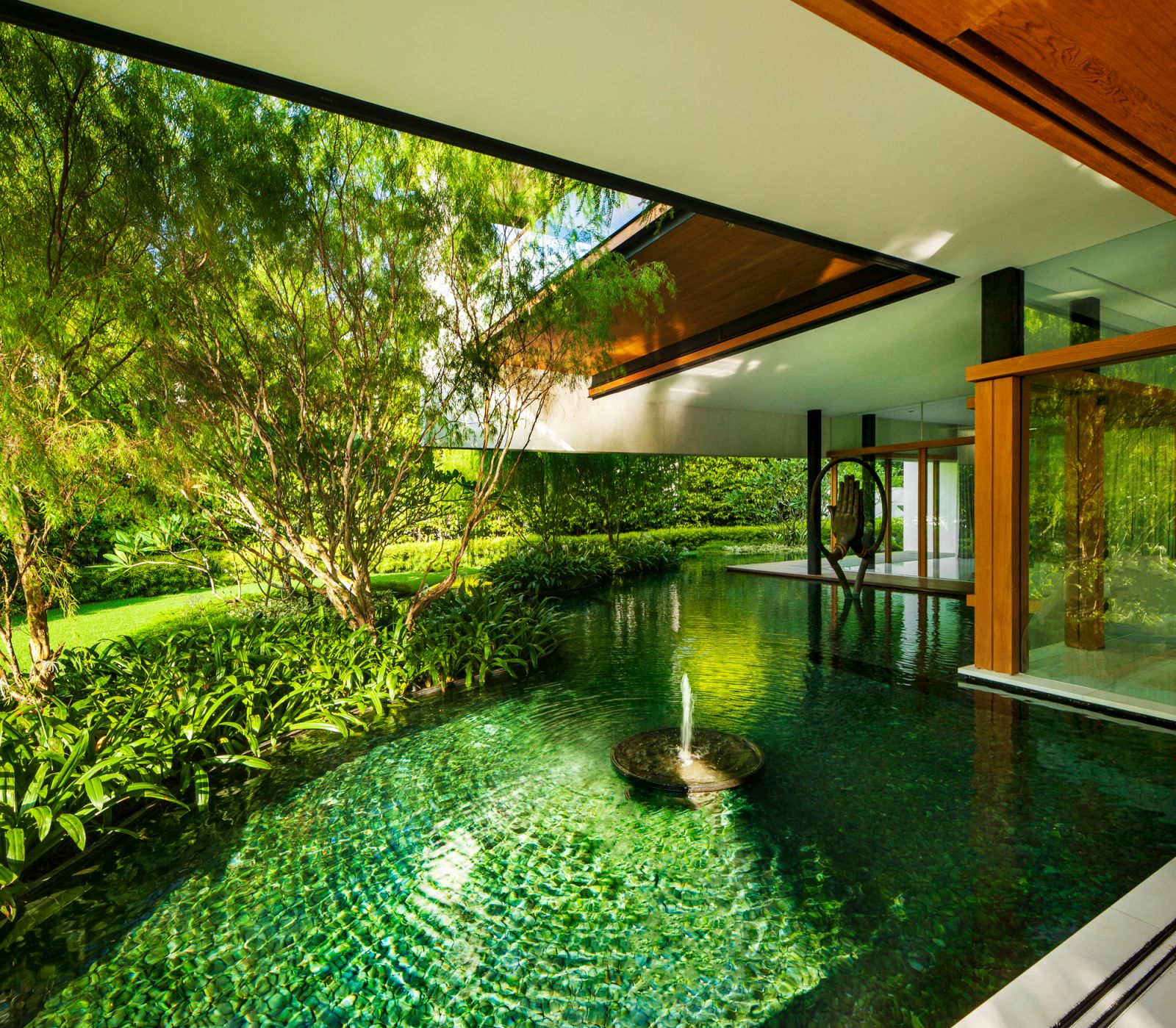 Guz Architects' dreamy Sky Pool House