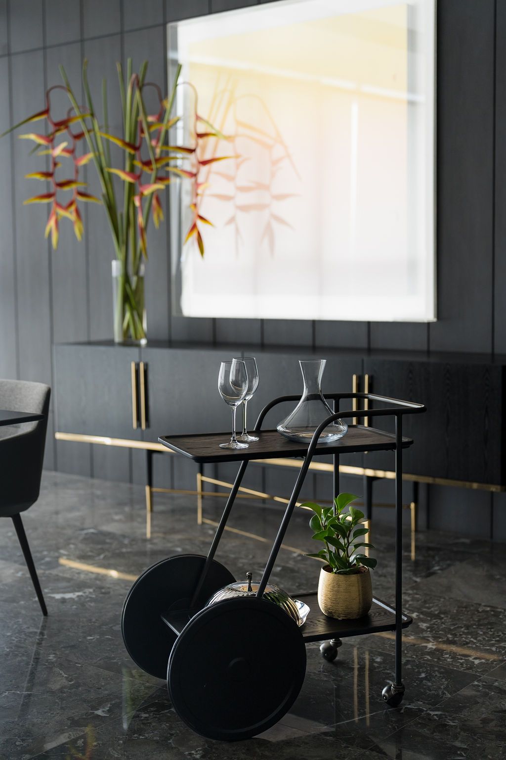 The sculptura bar cart