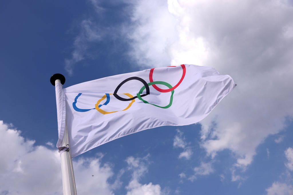 PARIS, FRANCE - AUGUST 01: A view of the Olympic flag during the Women's Pool B match between United States and Great Britain on day six of the Olympic Games Paris 2024 at Stade Yves Du Manoir on August 01, 2024 in Paris, France. (Photo by Alex Pantling/Getty Images)