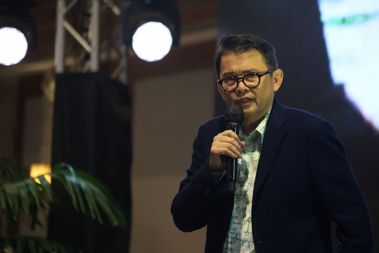 Joey Concepcion delivering his welcoming remarks at the Go Negosyo Women in Collaboration for MSME Development Cocktail Party