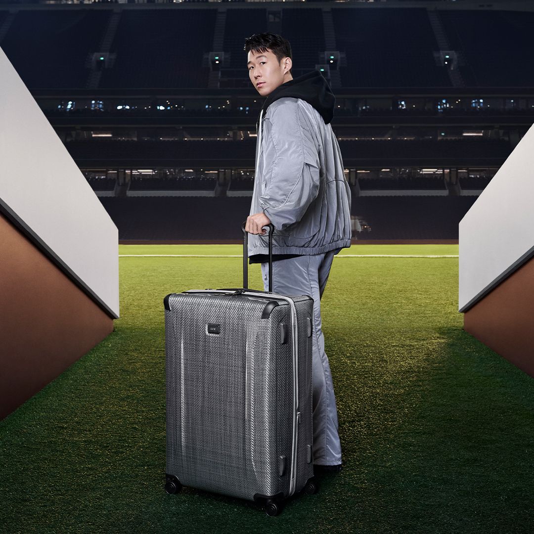 Son Heung-Min with the Tegra-Lite® luggage (Photo: Courtesy of TUMI)