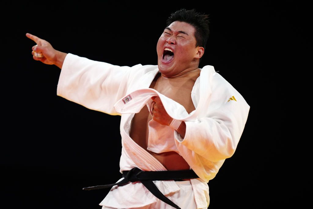 Minjung Kim from South Korea celebrates his victory over Tatsuru Saito from Japan in men's judo at Paris 2024 Olympics (Photo: Getty Images)